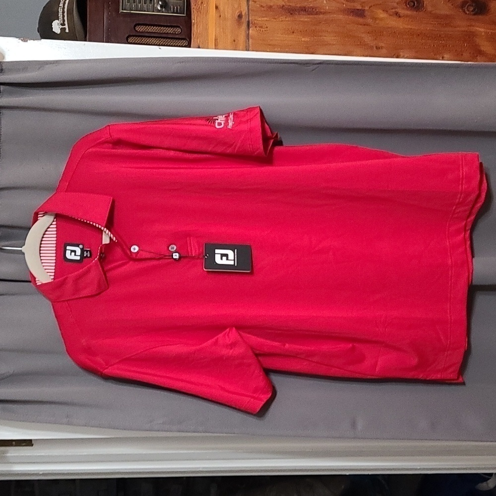 NWT FootJoy Mens Golf Polo Collared Buttons Red Embroidered Logo On Sleeve Sz M‎
